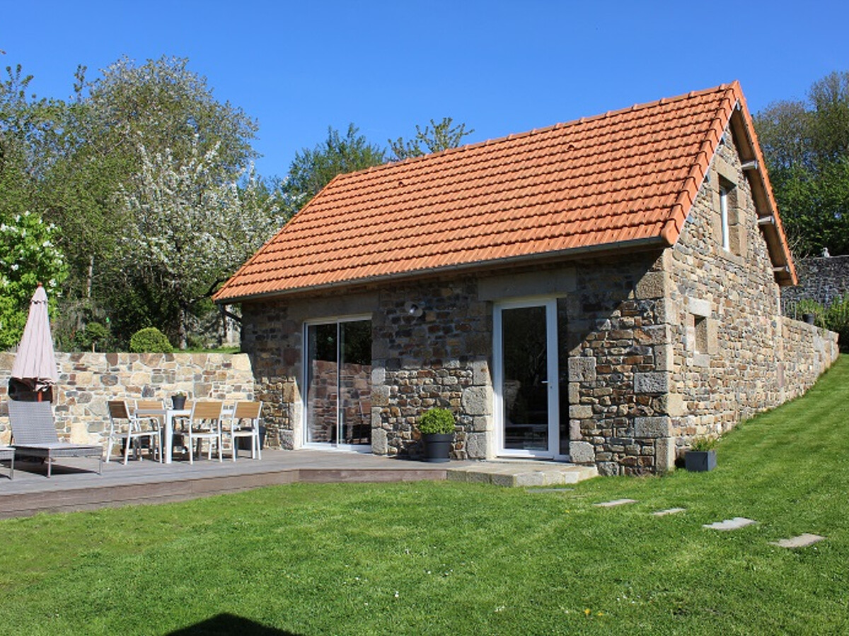 Gîte ancien presbytère à Jullouville, jardin et vélos - Photo 1