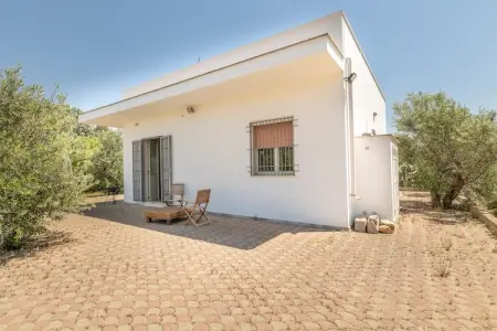 Location maison à Taviano, Séjour ensoleillé au jardin de Taviano