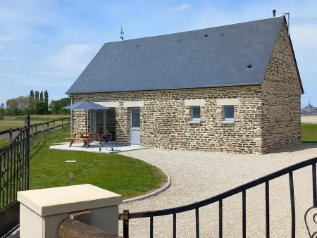 Location gite à Pontorson, Maison charmante près du Mont St-Michel, 3 chambres, jardin clos