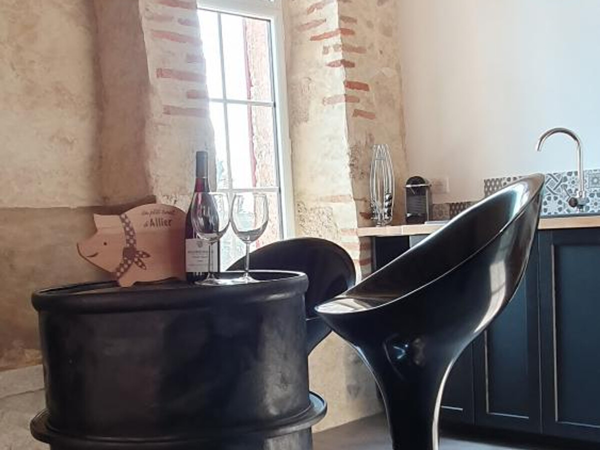 Gîte 19ᵉ restauré à Cindré, terrasse et jardin - Photo 9