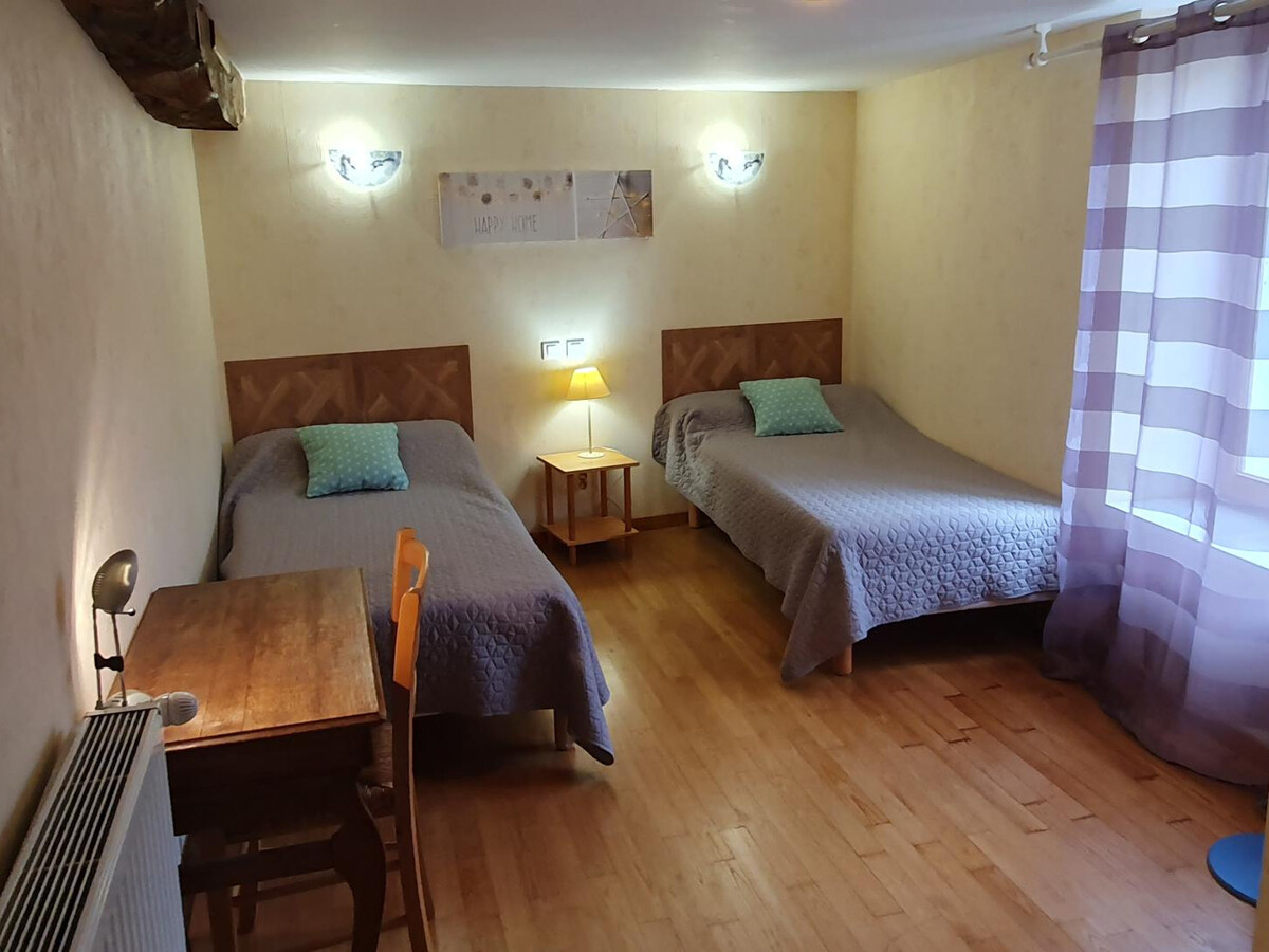 Deux gîtes communicants en ferme XVIIIe, 11 pers., cheminée - Photo 10