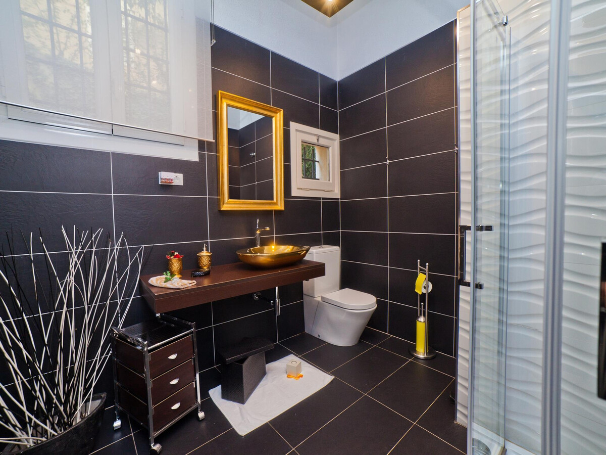 Villa Victoria Barcelona – 550 m² spa, piscine et salle de jeux - Photo 12