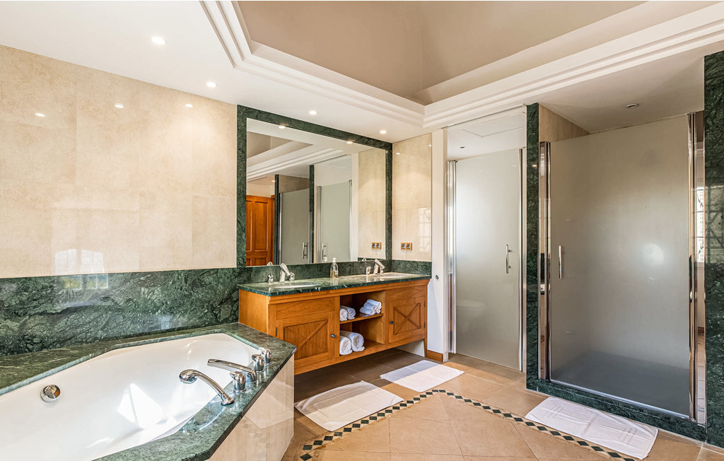 Maison 7 chambres vue mer et piscine chauffée - Photo 42