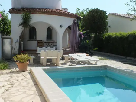 Location villa à Castelló d'Empúries, Villa avec piscine privée et jardin pour 6/8 personnes à Castelló dEmpúries, Espagne