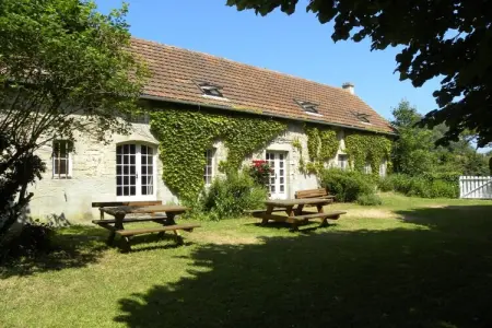Maison Virole – 9 personnes, 3,5 km d'Omaha Beach