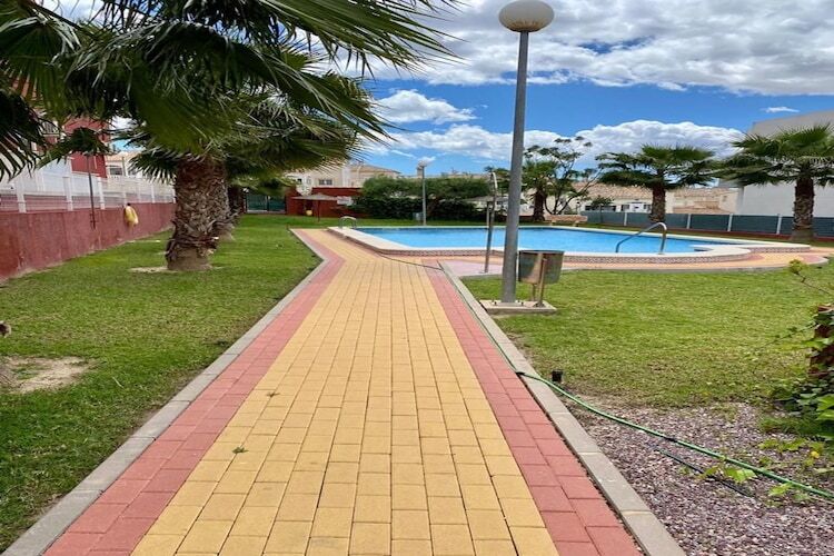 Maison Torrevieja, piscine et jardin, 3 km plage - Photo 4