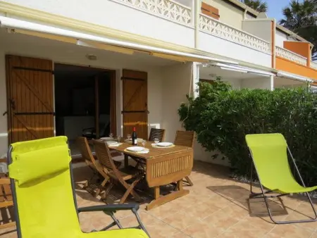 Location maison à Le Barcarès, Maisonnette cosy avec terrasse, jardin, piscine et parking privé, à 1 km de la plage - 5 pers.