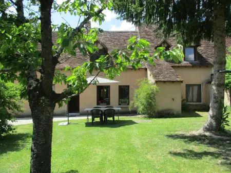 Location gite à Communauté de communes Brenne   Val de Creuse Rosn, Gîte familial au cœur du parc de La Brenne avec étang privé, cheminée, Wi-Fi et animaux acceptés