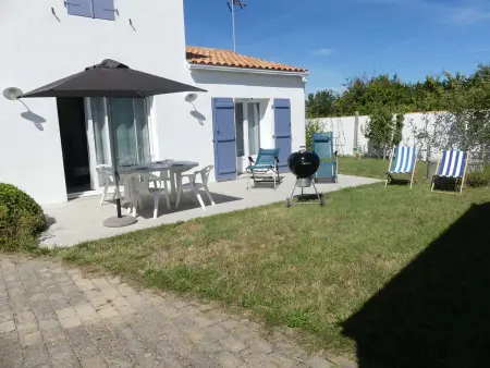 Location maison à La Guérinière, Maison avec terrasse, 400 m plage et centre, 2 chambres, parking privé, ménage inclus