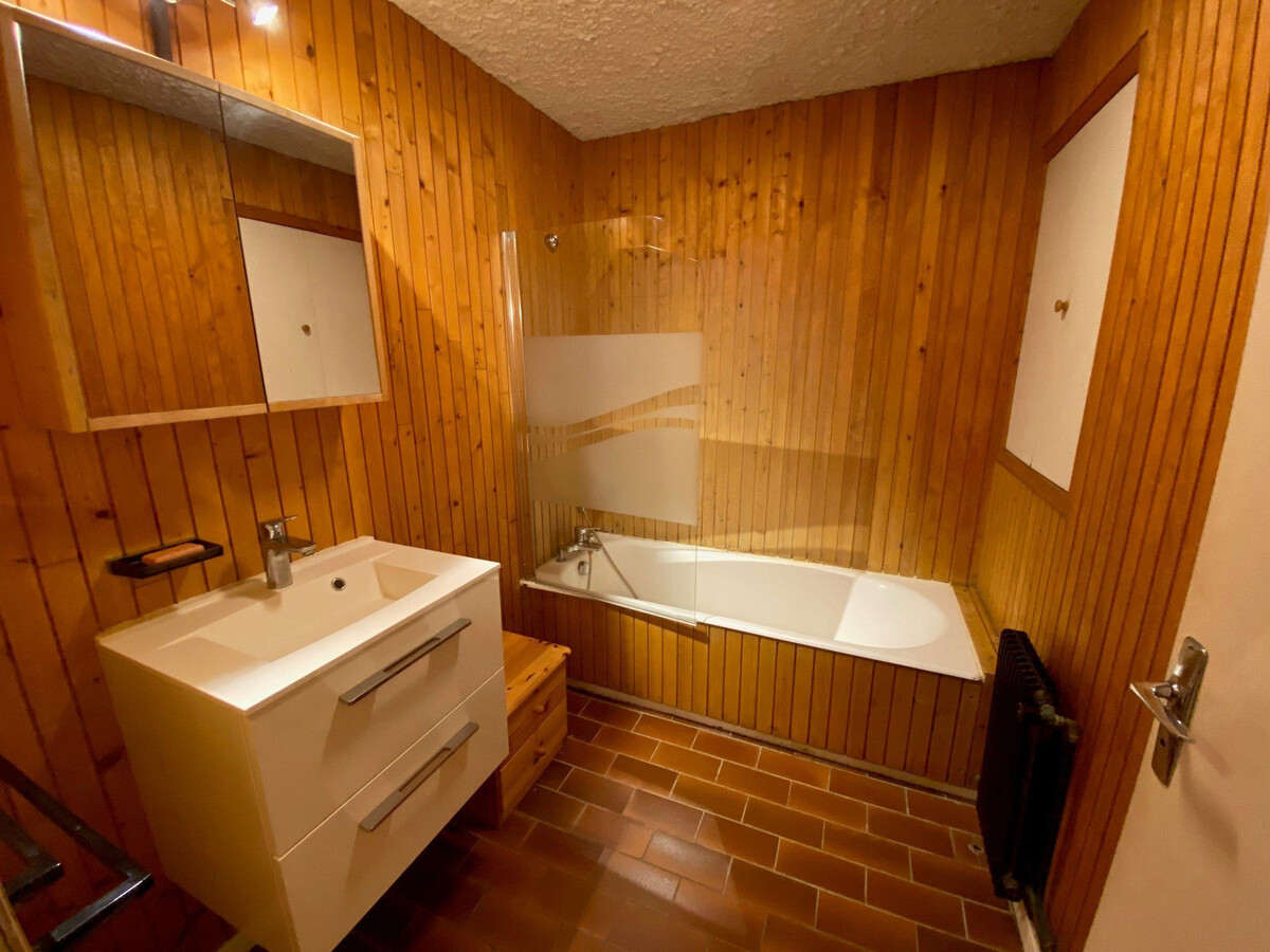 Chalet savoyard 10 pers, 4 chambres, parking privé - Photo 14