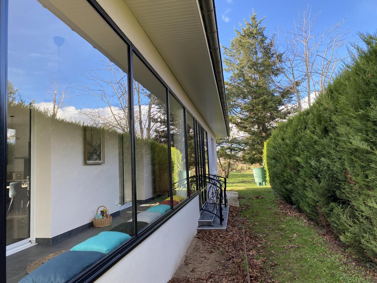 Gîte contemporain 4 pers. à Broût-Vernet, jardin arboré - Photo 19