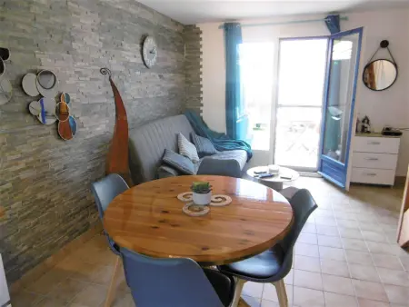 Maisonnette 2 pièces 34m² à 200m de la plage avec jardin clos, terrasse équipée et parking facile : photo 5