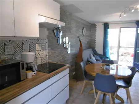 Maisonnette 2 pièces 34m² à 200m de la plage avec jardin clos, terrasse équipée et parking facile : photo 7