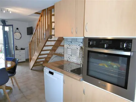 Maisonnette 2 pièces 34m² à 200m de la plage avec jardin clos, terrasse équipée et parking facile : photo 8