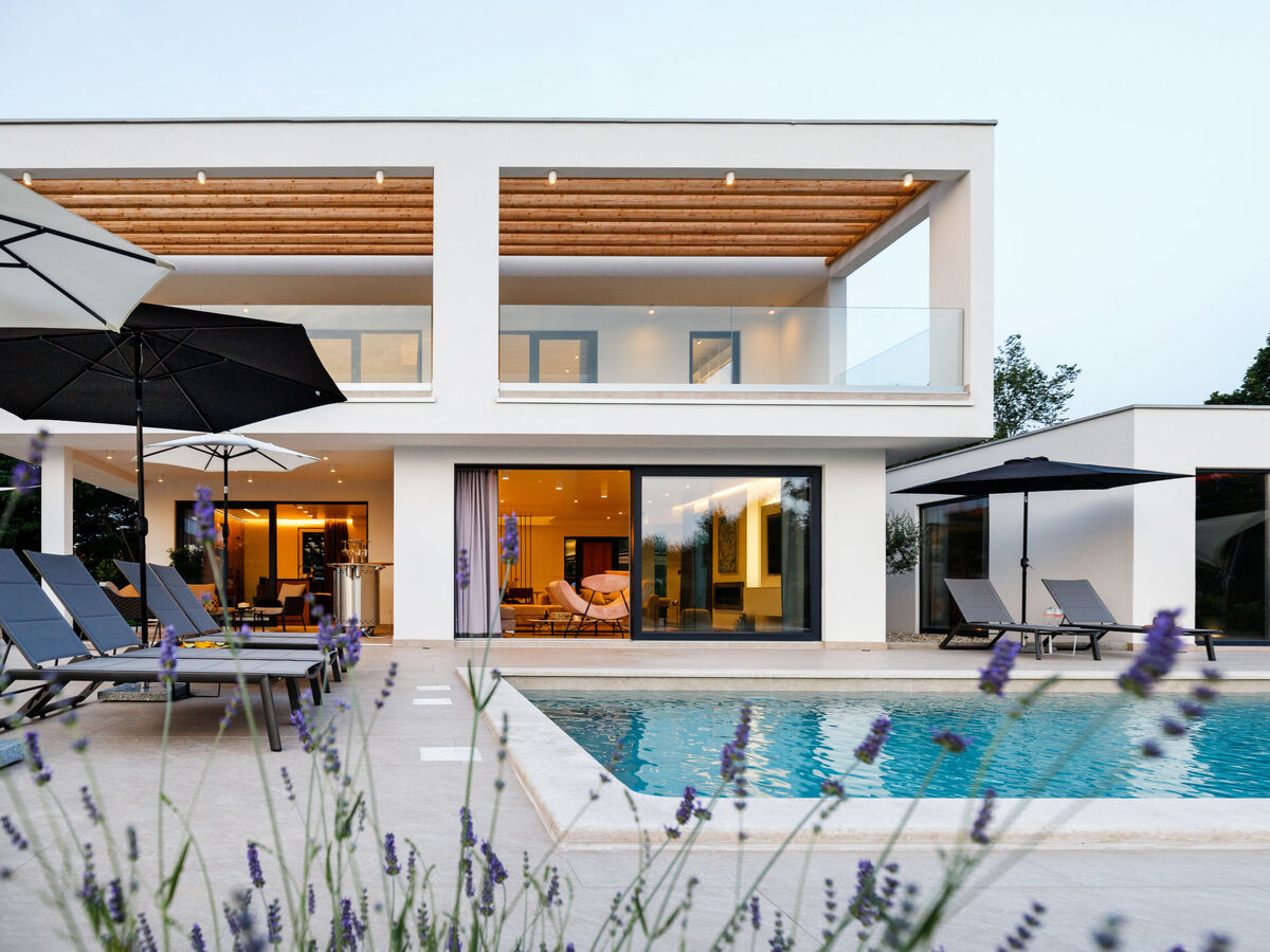 Villa Sonia, 280 m² avec piscine chauffée à Labin - Photo 1