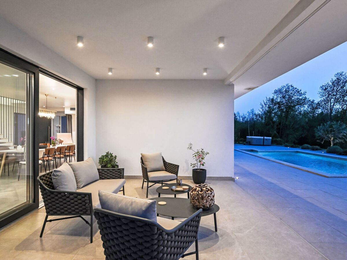 Villa Sonia, 280 m² avec piscine chauffée à Labin - Photo 12