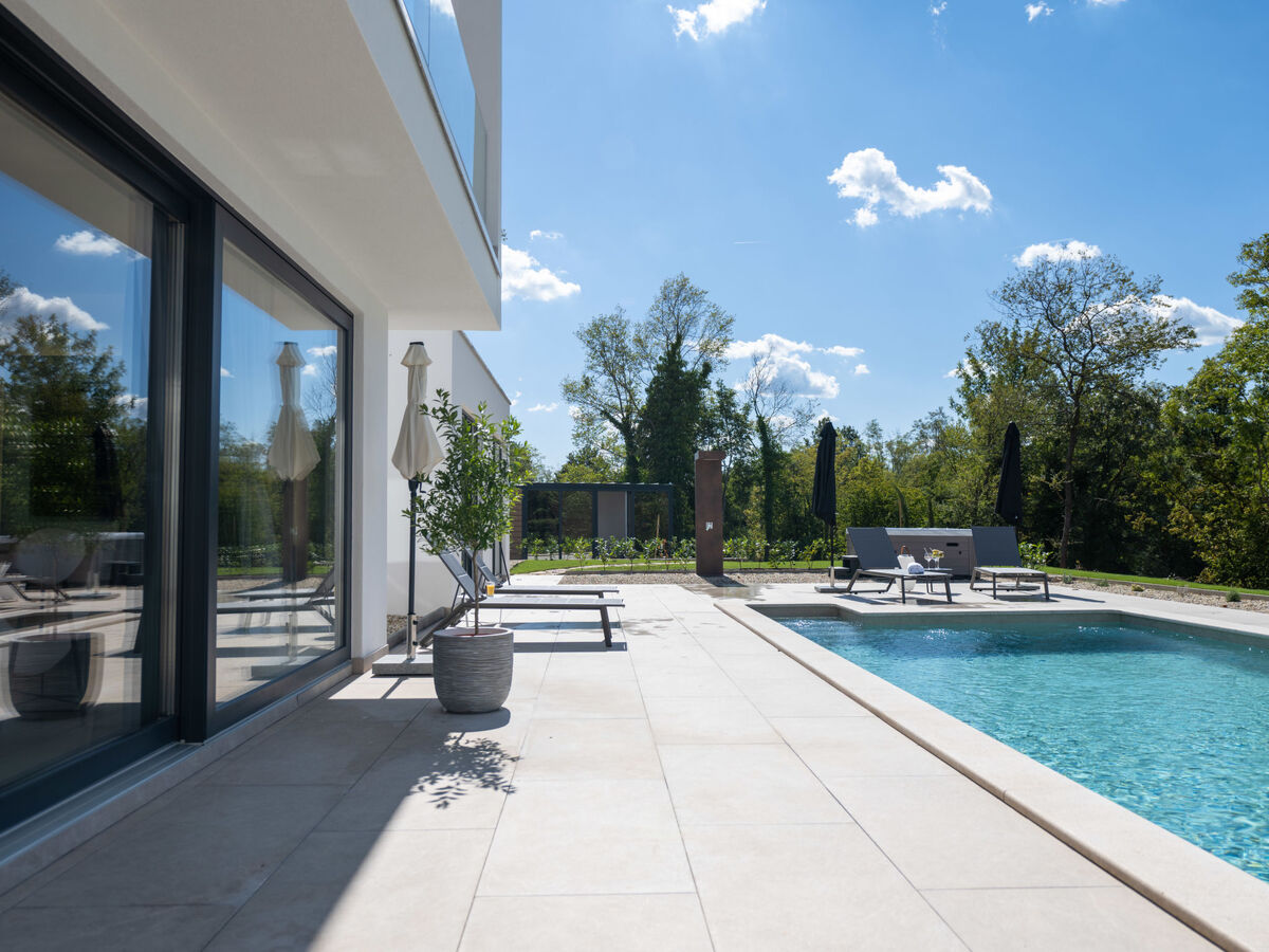 Villa Sonia, 280 m² avec piscine chauffée à Labin - Photo 28