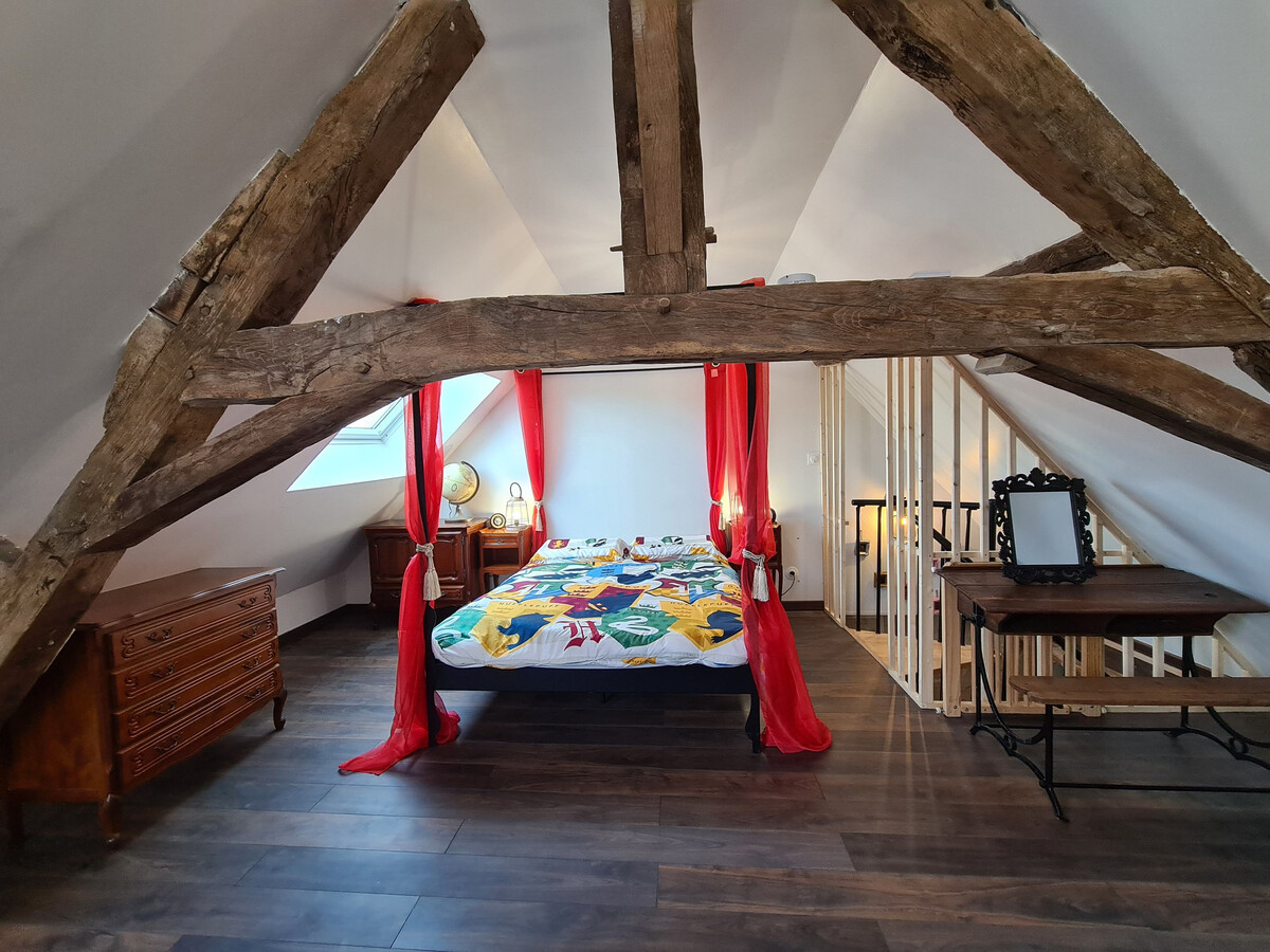 Gîte thème sorciers à Chitray, piscine et forêt - Photo 3