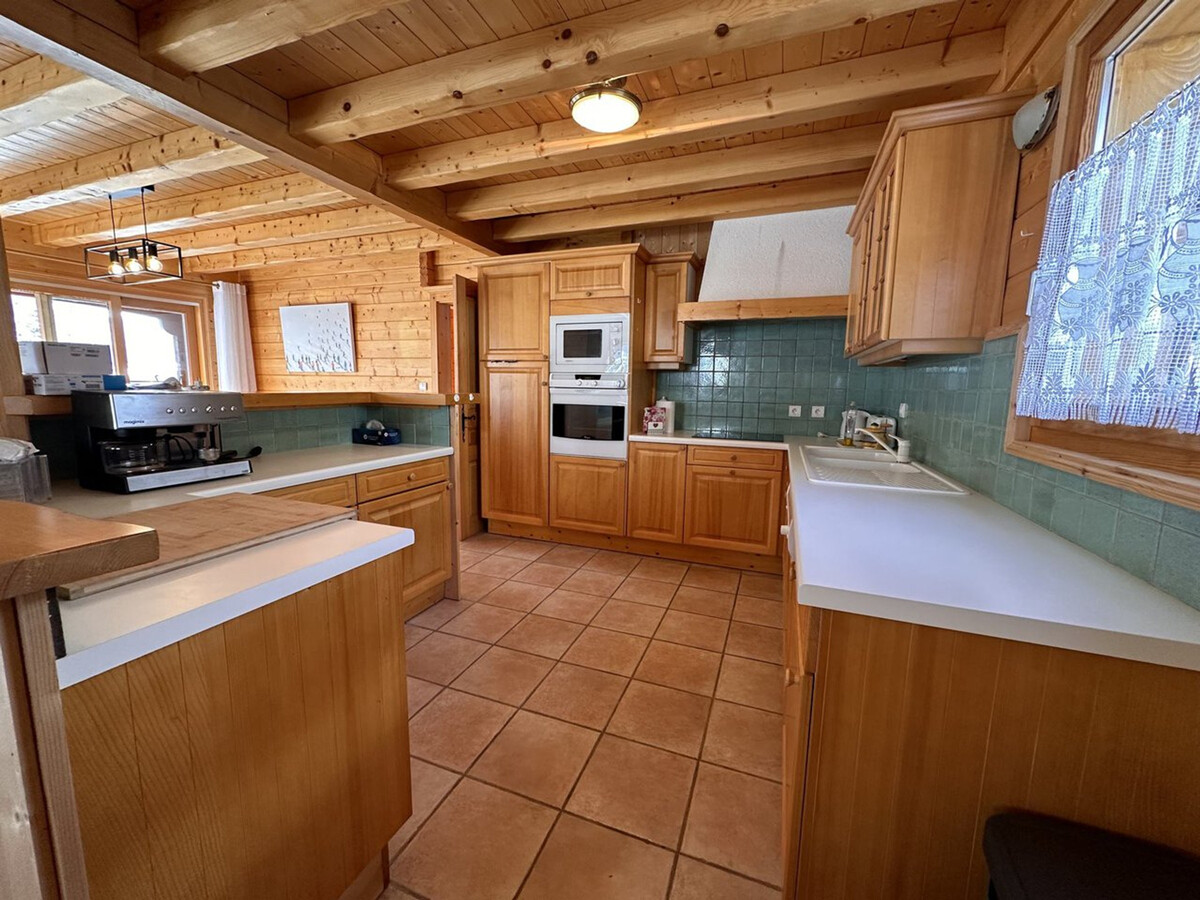 Chalet 165 m² aux Carroz, 4 ch., balcon sud panoramique - Photo 4