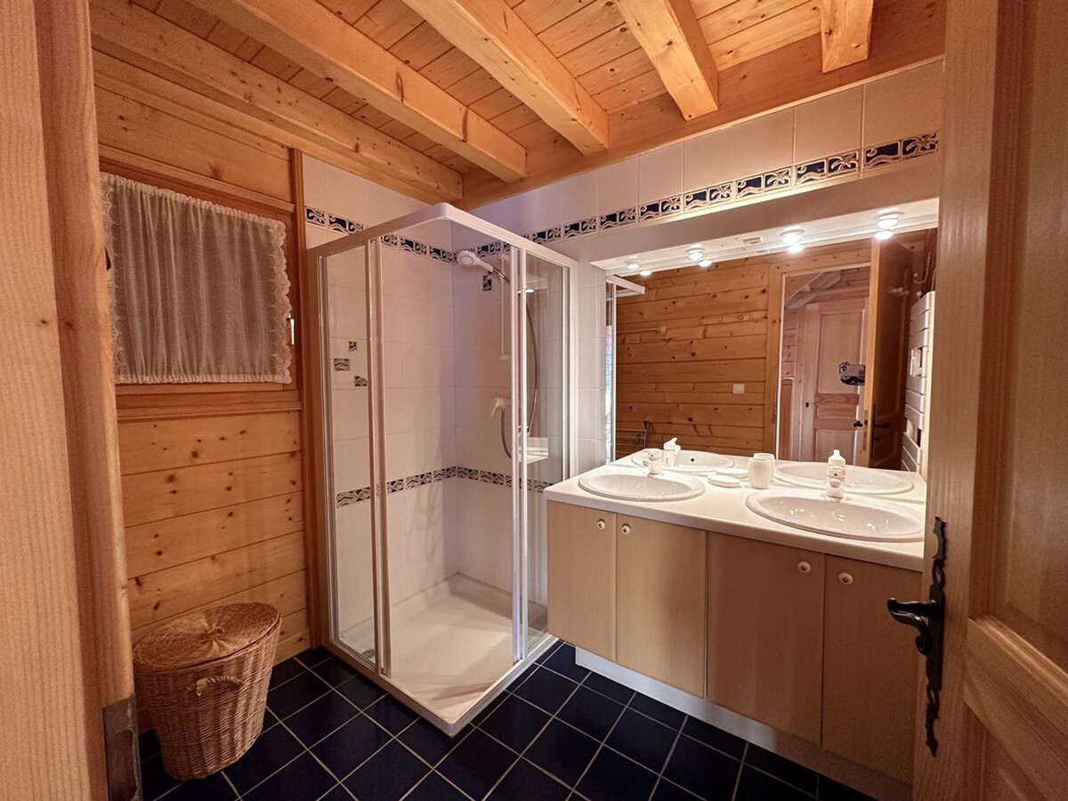 Chalet 165 m² aux Carroz, 4 ch., balcon sud panoramique - Photo 6