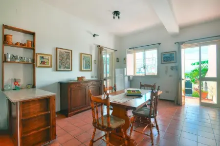 Villa Elonora, maison méditerranéenne avec piscine à Terrauzza : photo 10