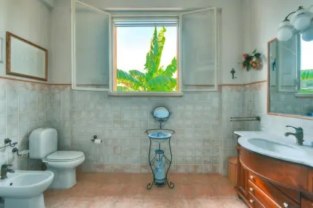 Villa Elonora, maison méditerranéenne avec piscine à Terrauzza : photo 18