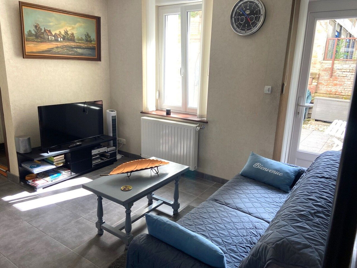 T2 rénové plain-pied avec cour privée à Épinal - Photo 1