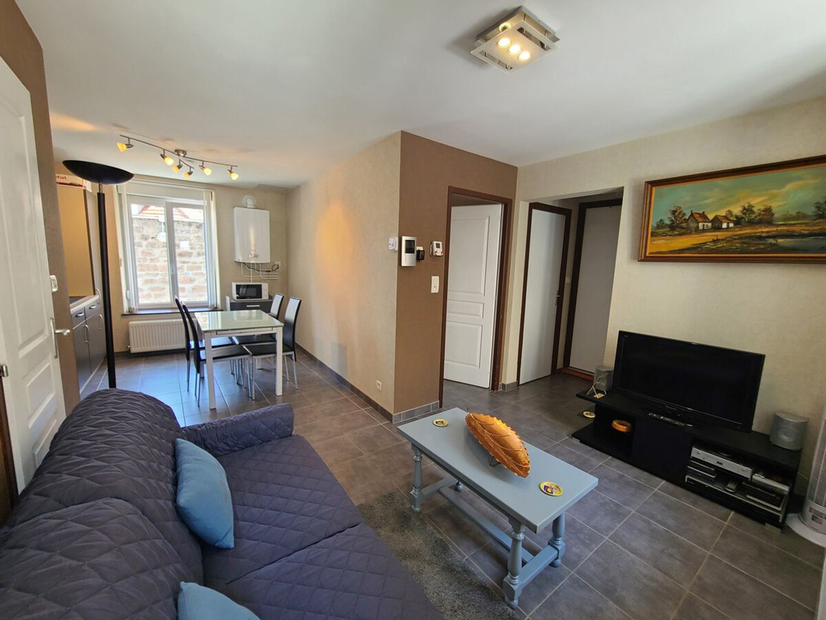 T2 rénové plain-pied avec cour privée à Épinal - Photo 9