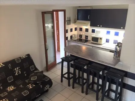 Location maison à Gruissan, Pavillon lumineux 3 pièces avec piscine - 6 couchages, proche mer et commerces, parking privé