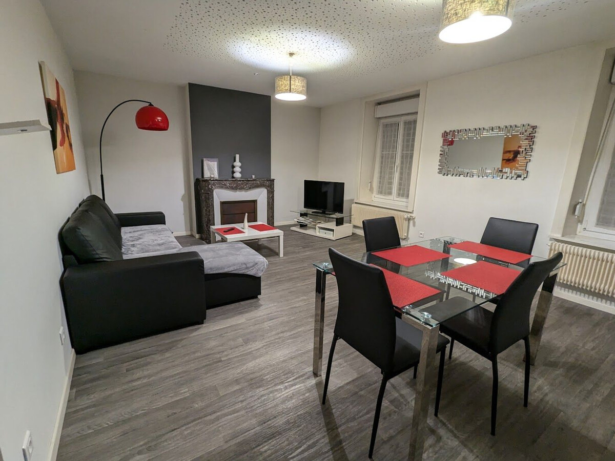 Appartement rénové 2 chambres, cœur historique Épinal - Photo 2