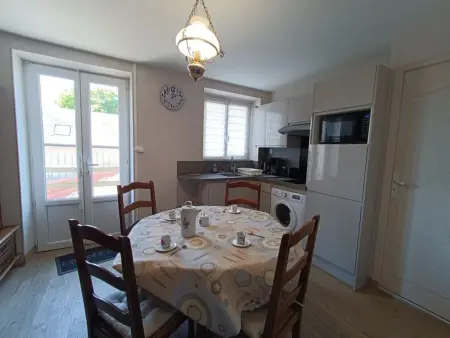 Location appartement à Bazoches les Gallerandes, Escapade touristique: gîte avec 2 chambres, TV et cuisine équipée à Bazoches-les-Gallerandes
