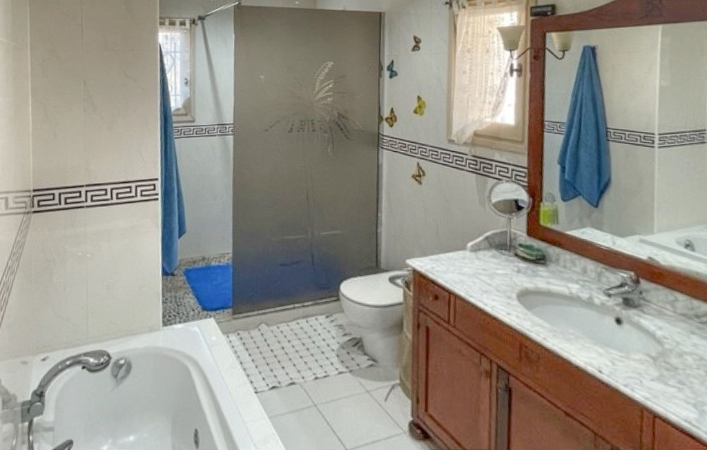 Maison 4 chambres avec piscine privée à La Roque-sur-Pernes - Photo 27