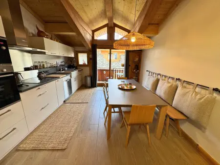 Location chalet à Saint Martin de Belleville, Charmante maison de village rénovée 4 pièces, 3 niveaux, 80m², 6 pers, à St Marcel, proche pistes ski.