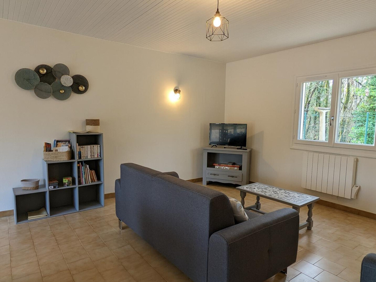 Gîte plain-pied 5 pers. à Puyréaux, jardin 2000m² et forêt - Photo 8