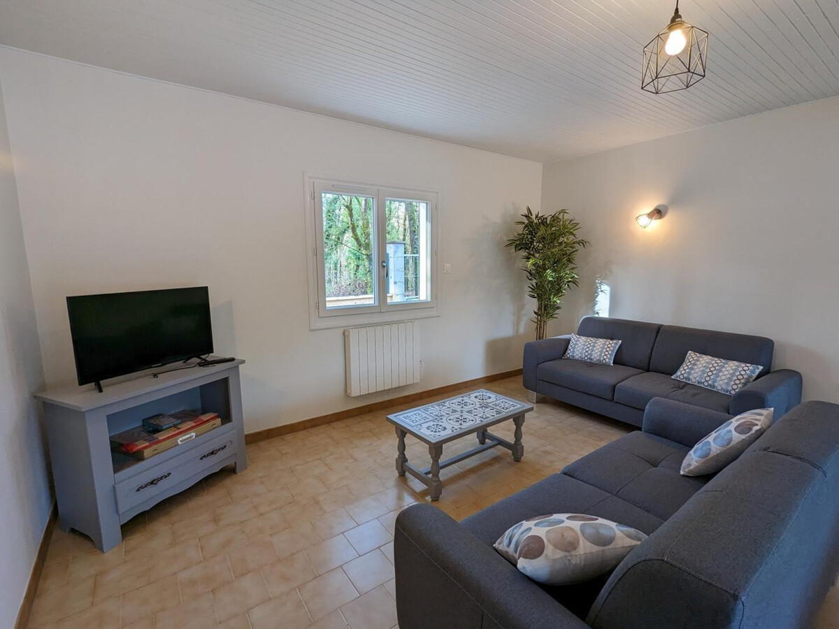 Gîte plain-pied 5 pers. à Puyréaux, jardin 2000m² et forêt - Photo 9