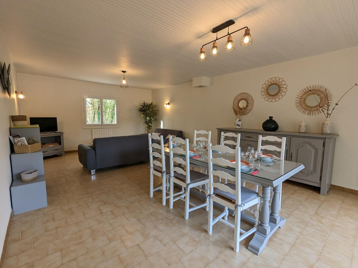 Gîte plain-pied 5 pers. à Puyréaux, jardin 2000m² et forêt - Photo 10