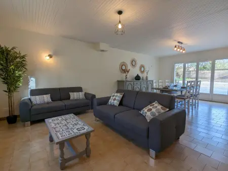 Location gite à Puyréaux, Maison de plain-pied avec wifi et animaux acceptés, jardin et terrasse privés