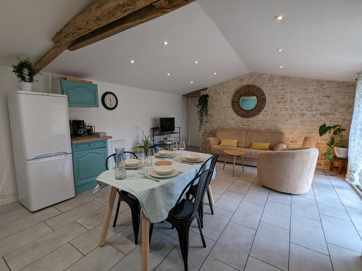 Gîte charentais avec piscine chauffée à Aunac-sur-Charente - Photo 5