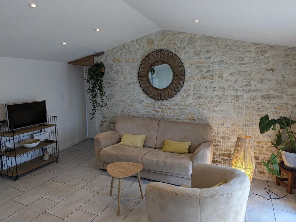 Gîte charentais avec piscine chauffée à Aunac-sur-Charente - Photo 10