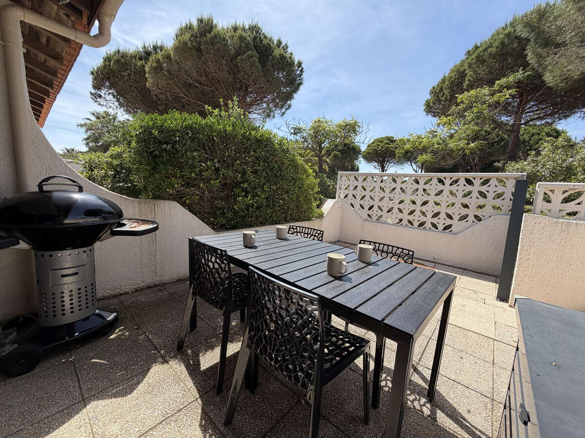 Studio mezzanine climatisé avec terrasse BBQ à Gruissan - Photo 1