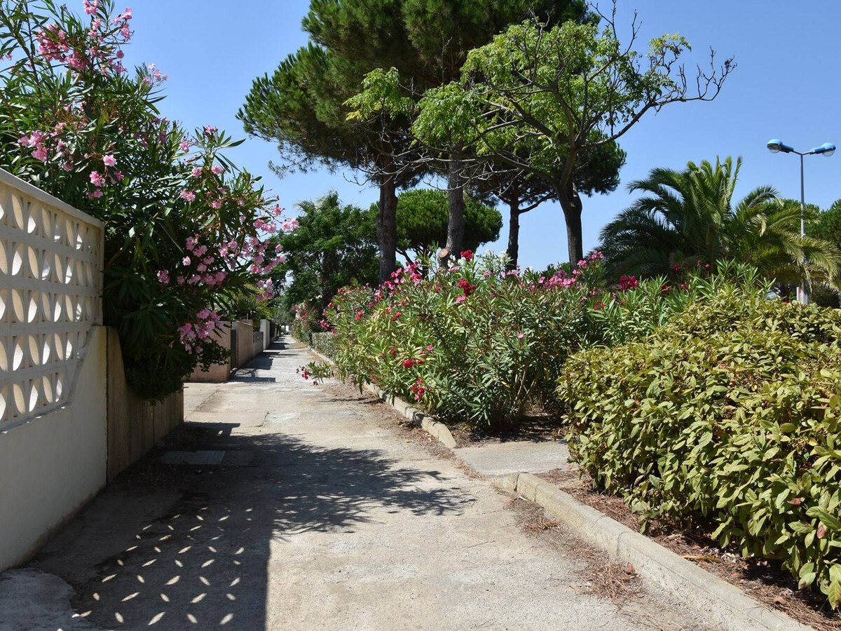 Studio mezzanine climatisé avec terrasse BBQ à Gruissan - Photo 3