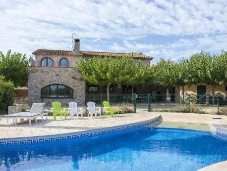 Location villa à Ventalló, Maison Costa Brava: Piscine privée, grand jardin, proche plages, adaptée PMR, animaux acceptés