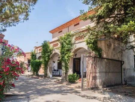 Location villa à Viladamat, Can Roura: Maison familiale 5km plages Costa Brava, jardin, animaux admis