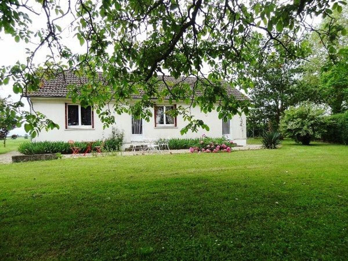 Gîte 6 pers. de plain-pied, 2000 m² jardin à Bengy - Photo 1