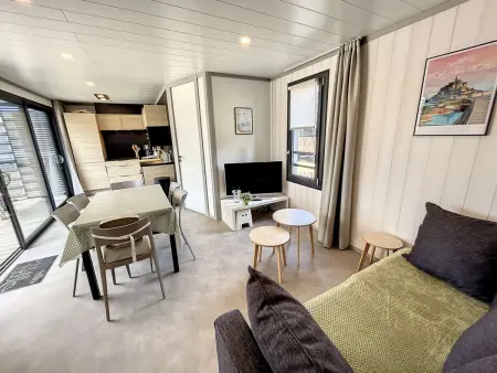 Chalet de standing, 7 couchages, piscine chauffée, proche plage et commerces, WIFI inclus - Photo 1