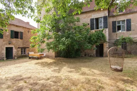 Demeure historique 15 pers, 9 chambres à Cénevières : photo 6