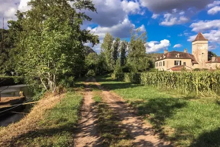 Demeure historique 15 pers, 9 chambres à Cénevières : photo 37