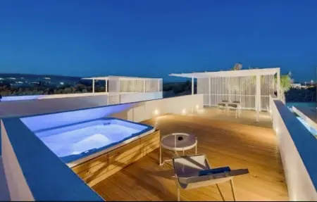 Maison avec piscine et jacuzzi face à la mer : photo 7
