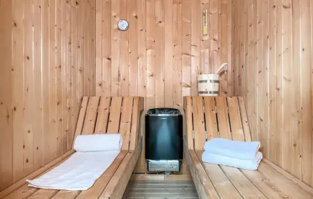 Maison 10 personnes à Breuillet, piscine intérieure et sauna : photo 19
