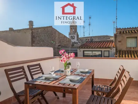 Location maison à Palamós, Maison Rénovée avec Terrasse et Parking au Centre de Palamós, à 200m de la Plage